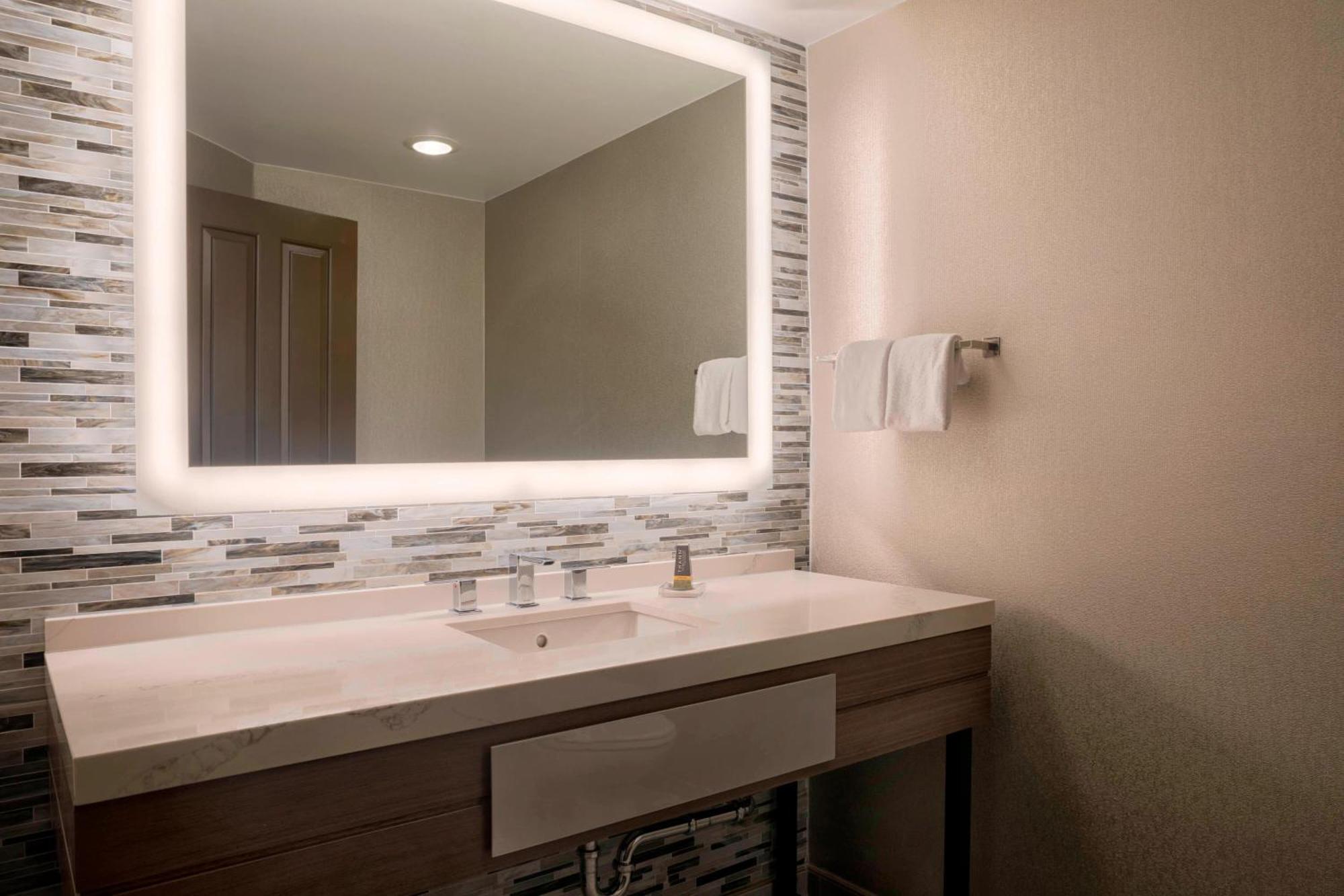 Winston-Salem Marriott Hotel Bagian luar foto