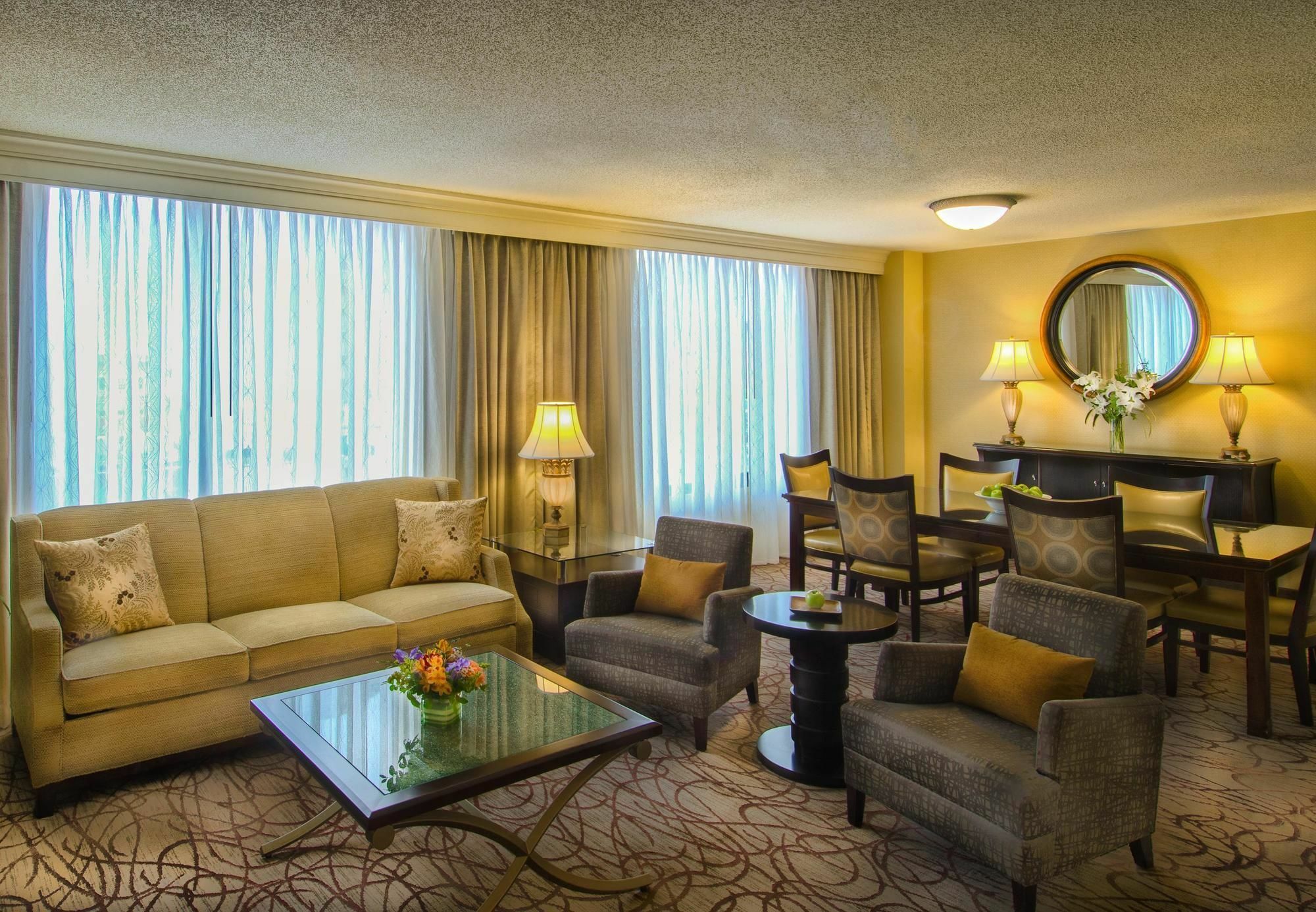Winston-Salem Marriott Hotel Bagian luar foto